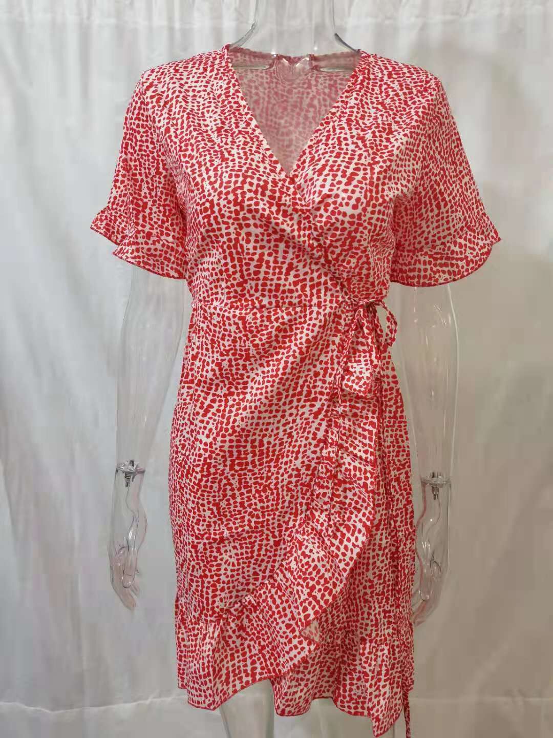 Vestido floral com decote em V