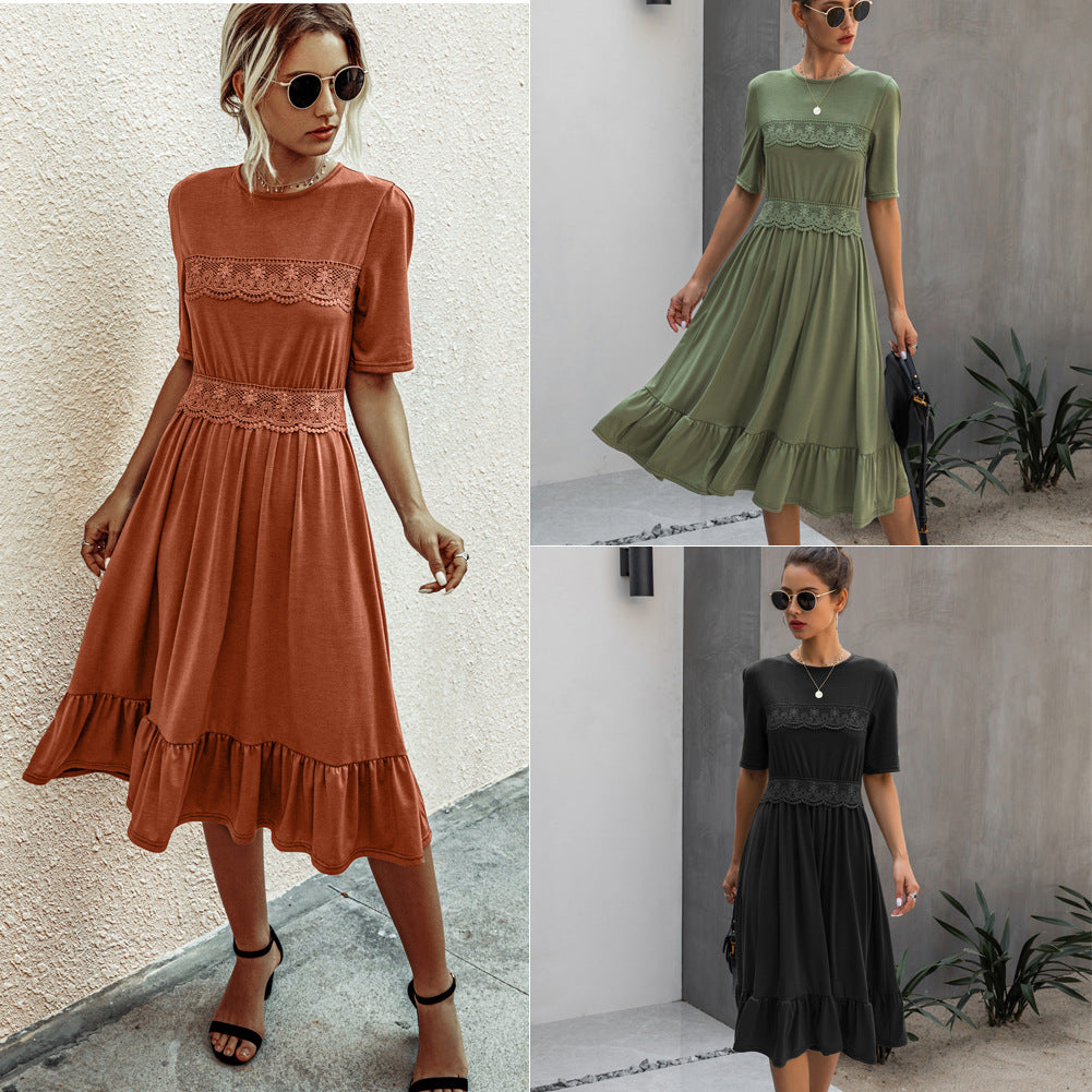 Vestido feminino com renda entorno do pescoço